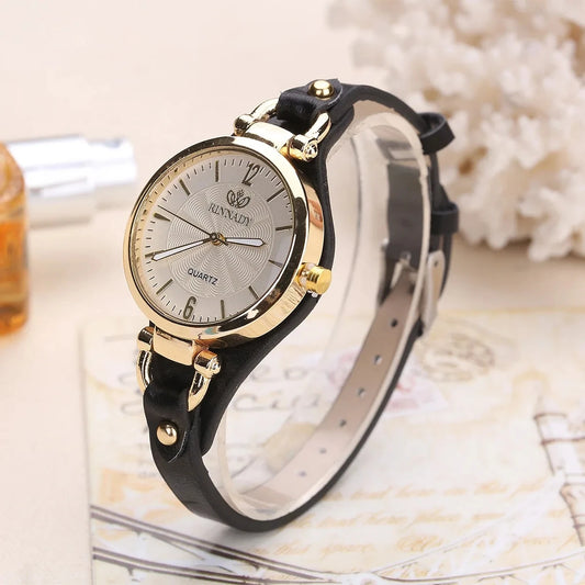 Minimalist Women’s Quartz Watch – Leather Strap Dial