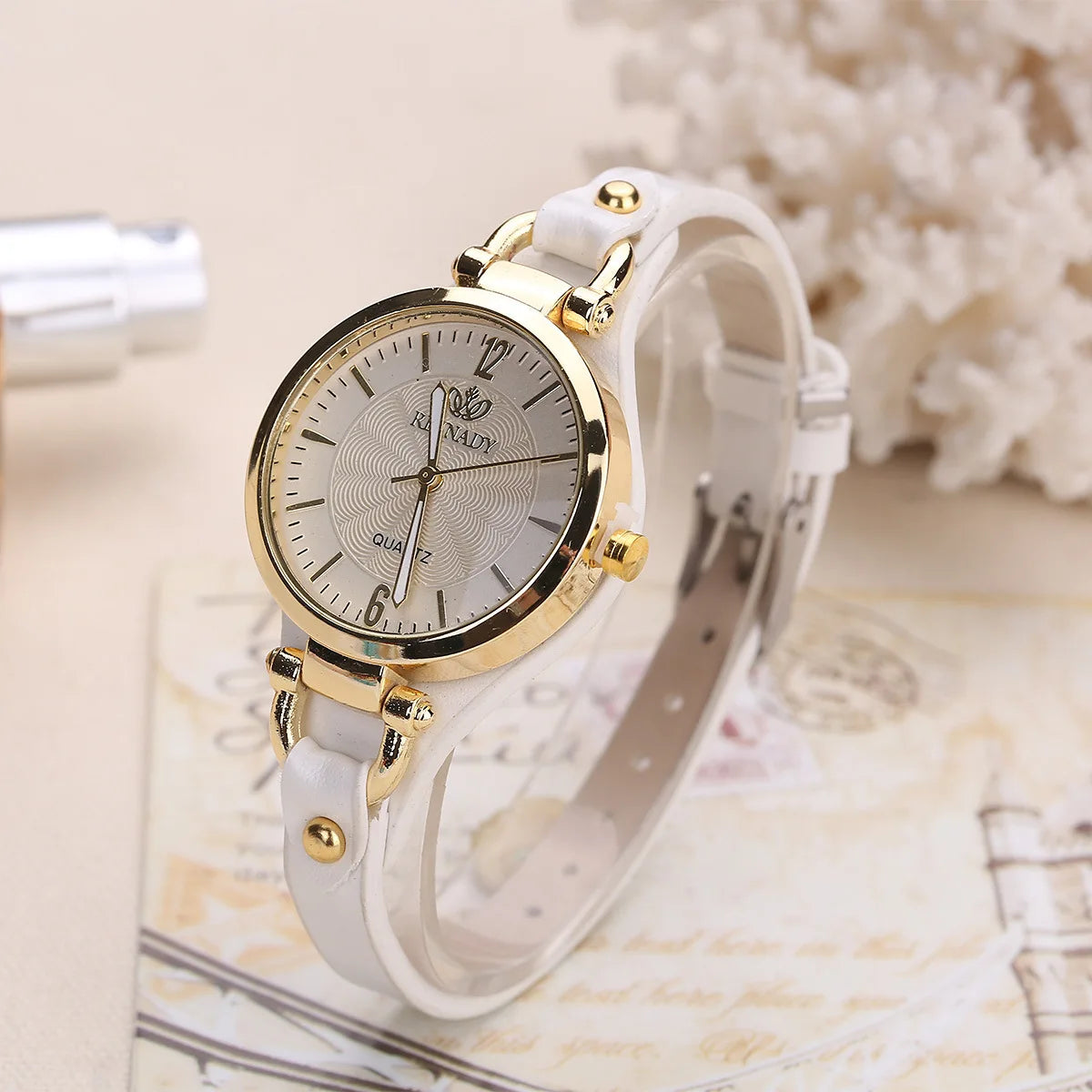 Minimalist Women’s Quartz Watch – Leather Strap Dial