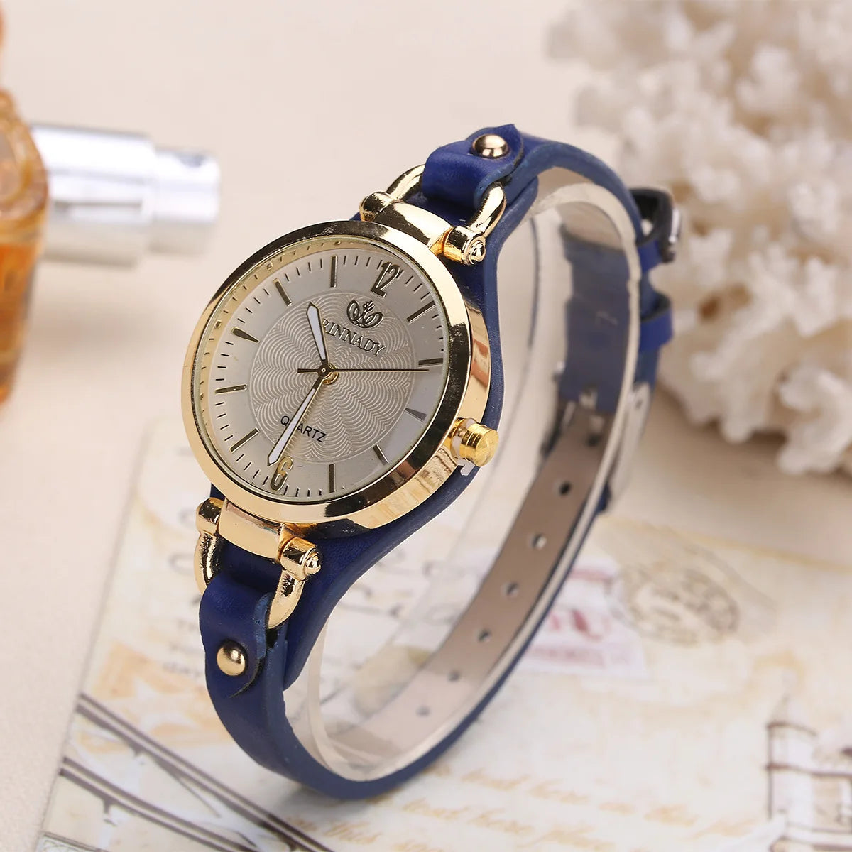 Minimalist Women’s Quartz Watch – Leather Strap Dial